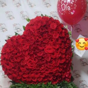 corazón rosas rojas
