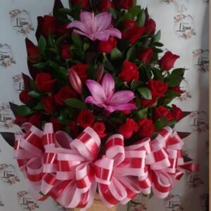 ramos rosas y lirios bello