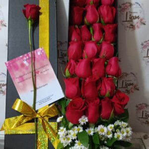 caja de rosas rojas en bello 