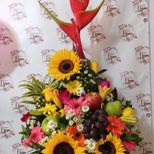 ramo con frutas y girasoles en bello