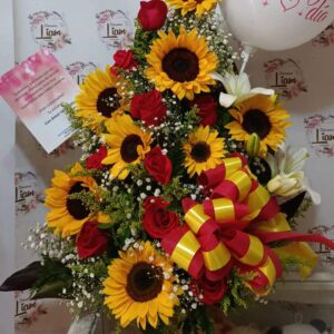 Rosas y girasoles en bello 